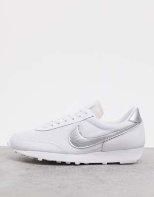 nike daybreak black and burgundy gum sole trainers