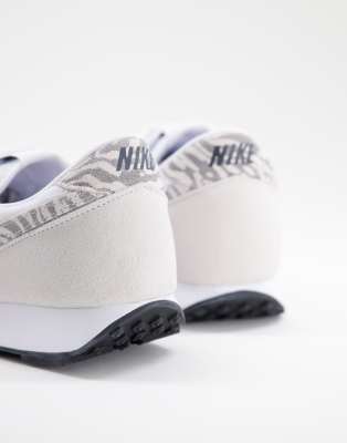 nike daybreak trainer