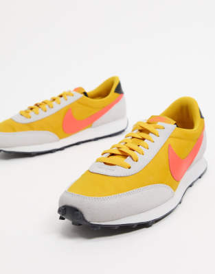 nike daybreak yellow red