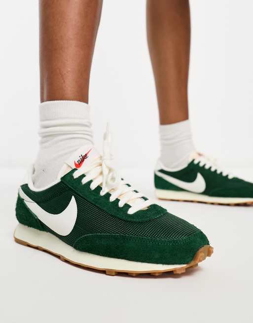 Nike Daybreak vintage trainers in fir green | ASOS