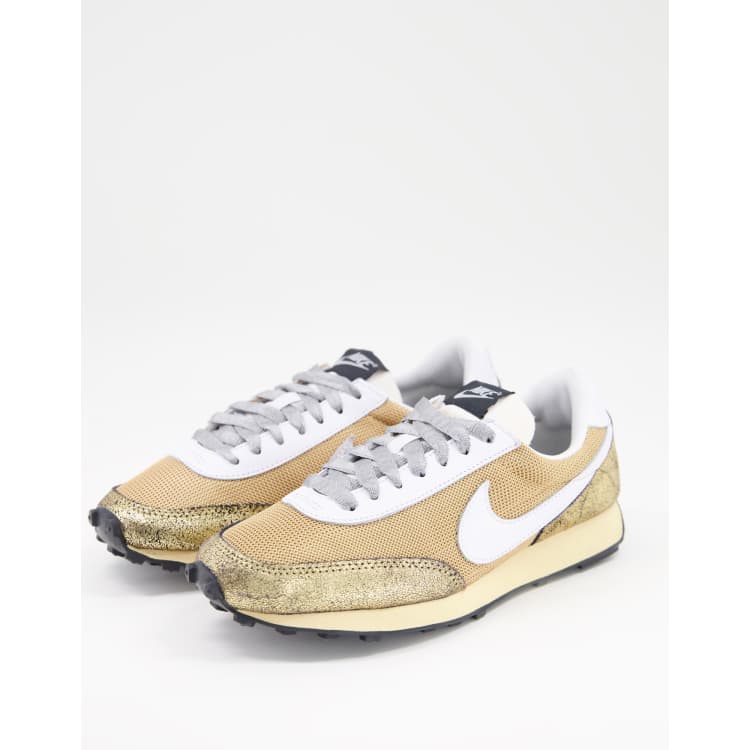 Nike hot sale daybreak gold