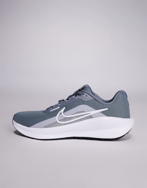 Nike Downshifter 13 running sneakers in gray and white, 2 of 5