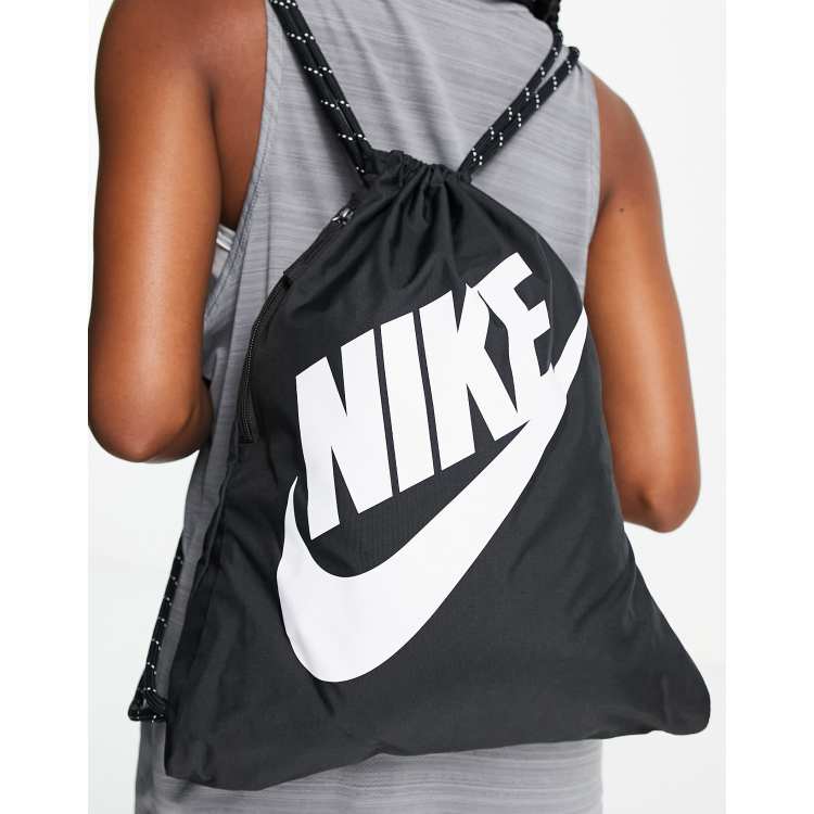 Nike drawstring outlet bag near me