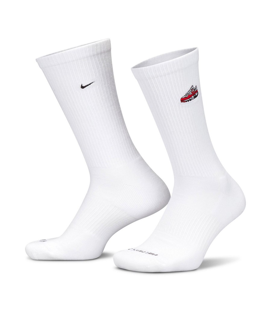 Nike Dri-fit Everday Plus Socks In White-black