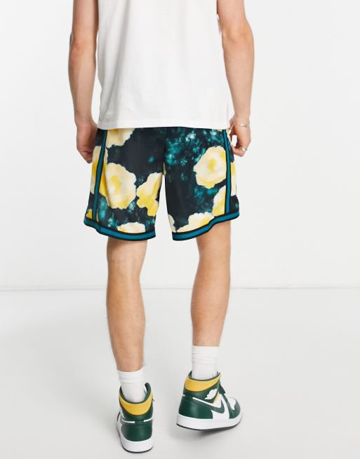 Nike sb dri fit best sale shorts floral