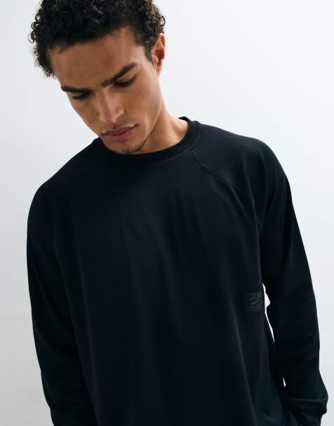 Nike Dri-Fit long sleeved T-Shirt in black mesh - view 1