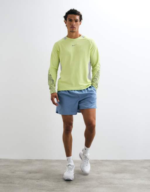 Nike Dri-Fit reflective long sleeved top in neon yellow, 2 of 5