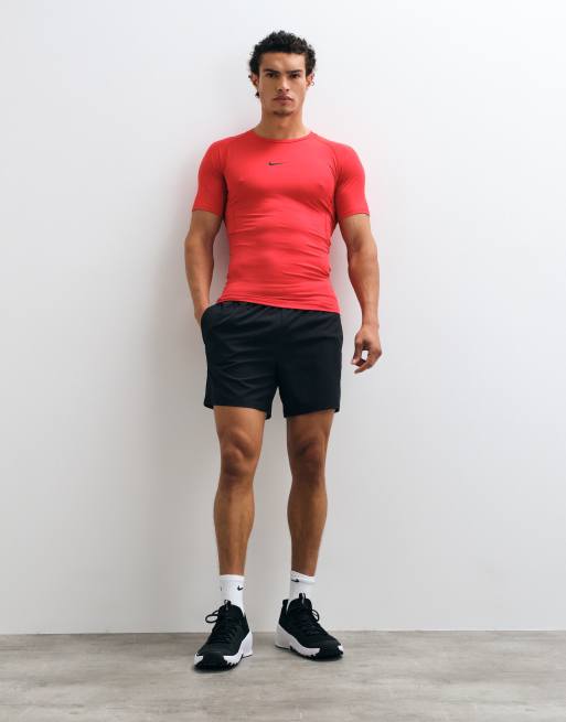 Nike Dri-Fit slim short sleeved top in red, 2 of 5
