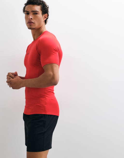 Nike Dri-Fit slim short sleeved top in red, 3 of 5