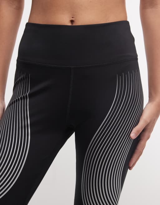 Nike Dri-Fit Swift leggings in black, 3 of 5