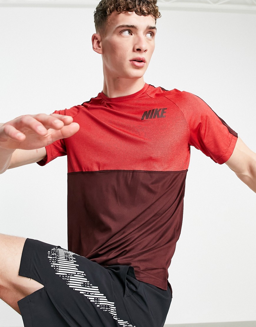 Nike Dri-FIT t-shirt in maroon-Red