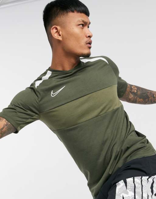 T shirt hotsell nike dry academy