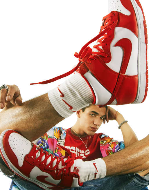Nike – Dunk Hi – Röda och vita sneakers i retrostil med höga skaft