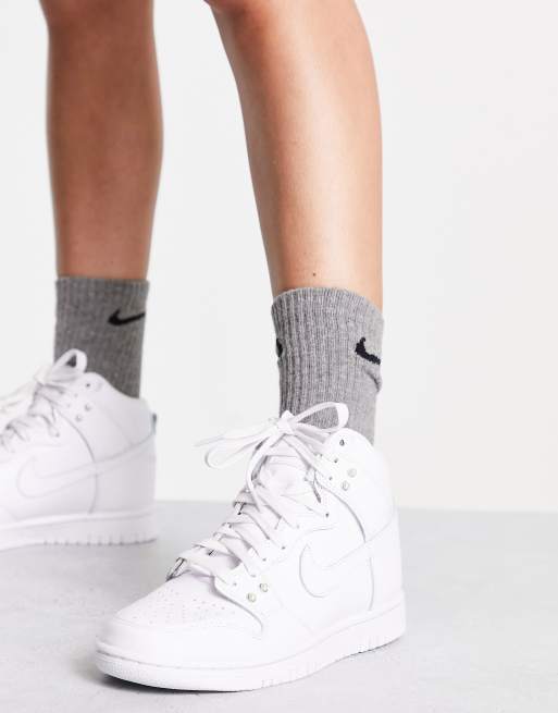 Nike Dunk Hi SE sneakers in triple white | ASOS