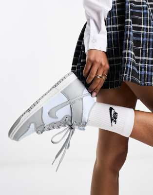 Nike Dunk High Basketball Sneaker In White
