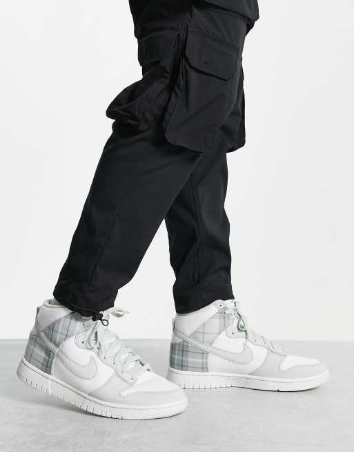 Nike Dunk High Retro SE sneakers in white, 4 of 4