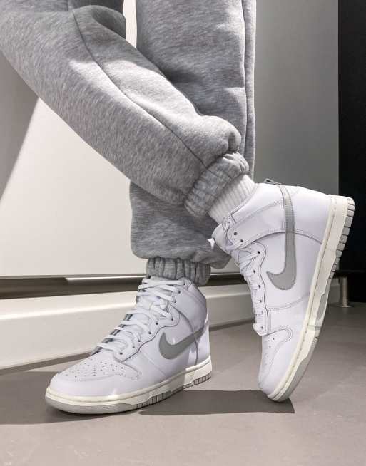 Nike Dunk High Retro sneakers in white/gray