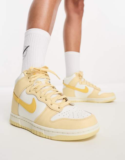 Nike Dunk High Sneakers alte color vaniglia pallido e topazio oro ASOS