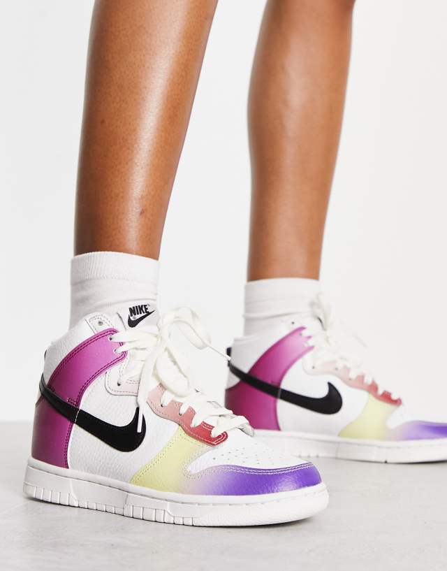 Nike - dunk high top trainers in white and multi