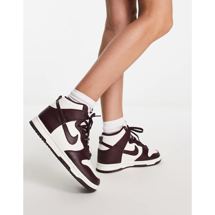 Nike burgundy hot sale trainers ladies