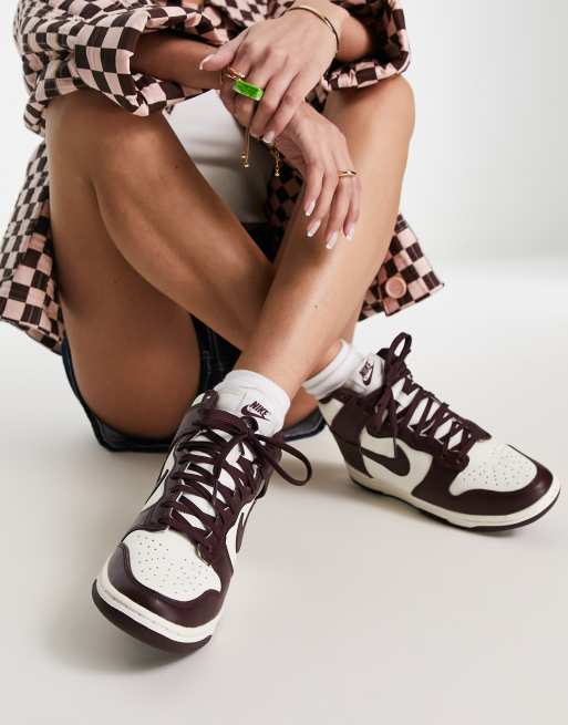 Maroon nike best sale trainers womens