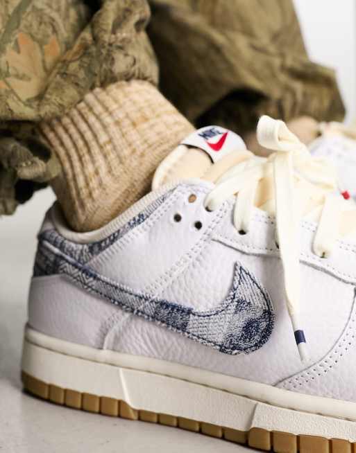 Nike dunks outlet white with blue