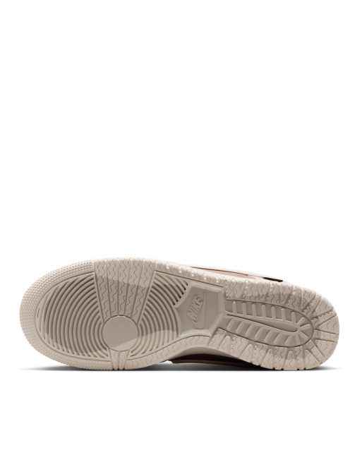 Nike Dunk Low Gore-Tex trainers in brown, 4 of 5