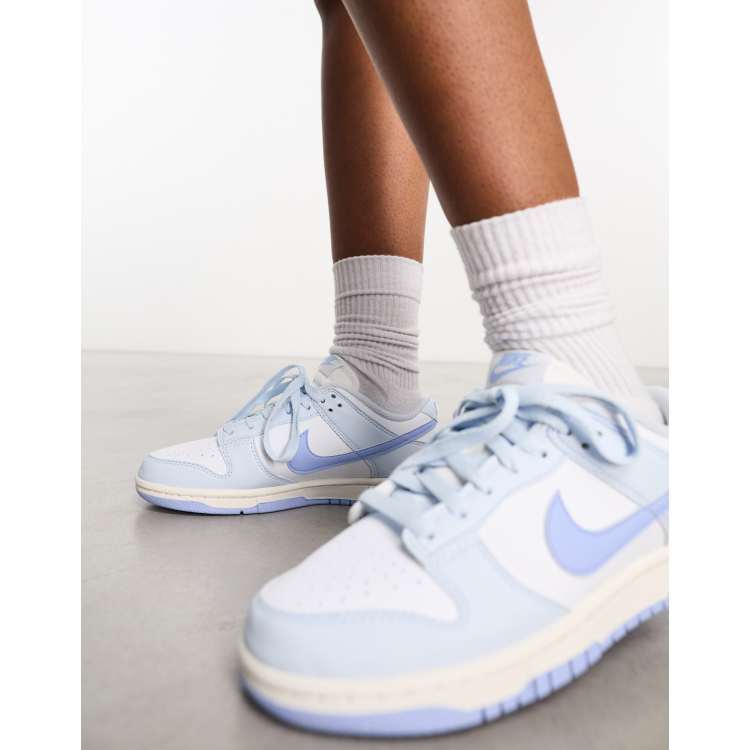 Baby blue 2024 nike sneakers