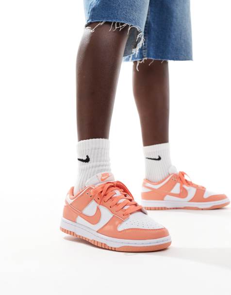 Nike Dunk Low NN trainers in white and pink - view 1