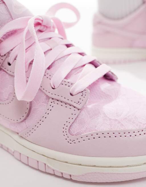 Nike Dunk Low Retro SE trainers in pink