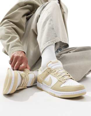 Nike Dunk Low Retro SE trainers in white and gold φωτογραφία