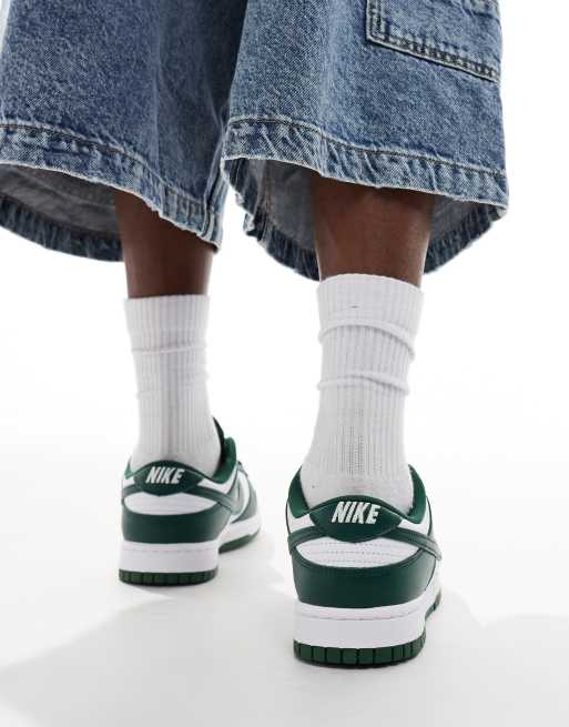 Nike – Dunk Low Retro – Sneaker in Grün und Weiß, 3 von 5