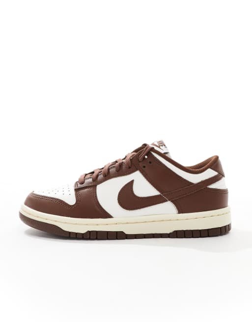 Nike – Dunk Low Retro – Sneaker in Weiß und Braun, 2 von 5