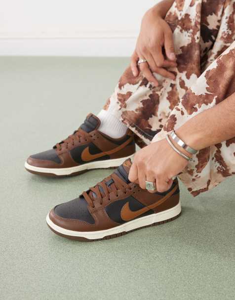 Nike Dunk Low retro sneakers in brown and black - view 1