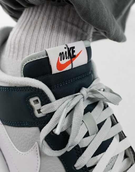 Nike Air Force 1 Low Retro Sneakers