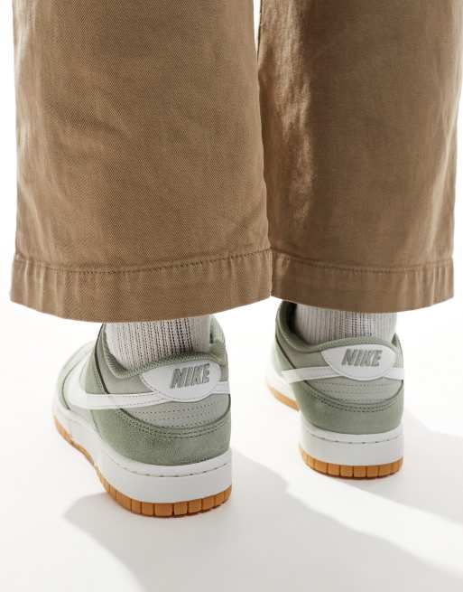 Nike Dunk Low Retro sneakers in green and white, 3 of 5