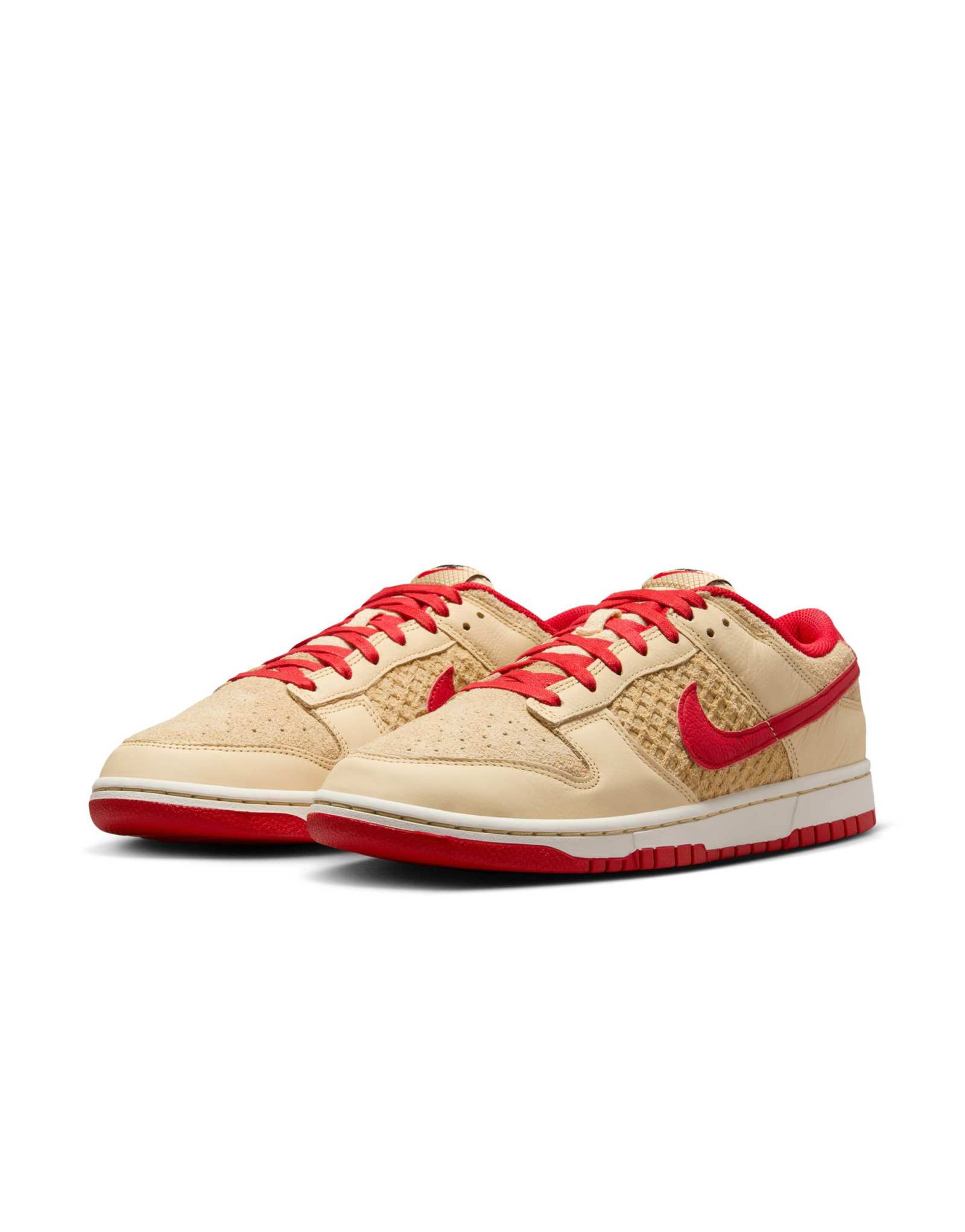 Ретро-кроссовки Nike Dunk Low вафельно-бежевого цвета