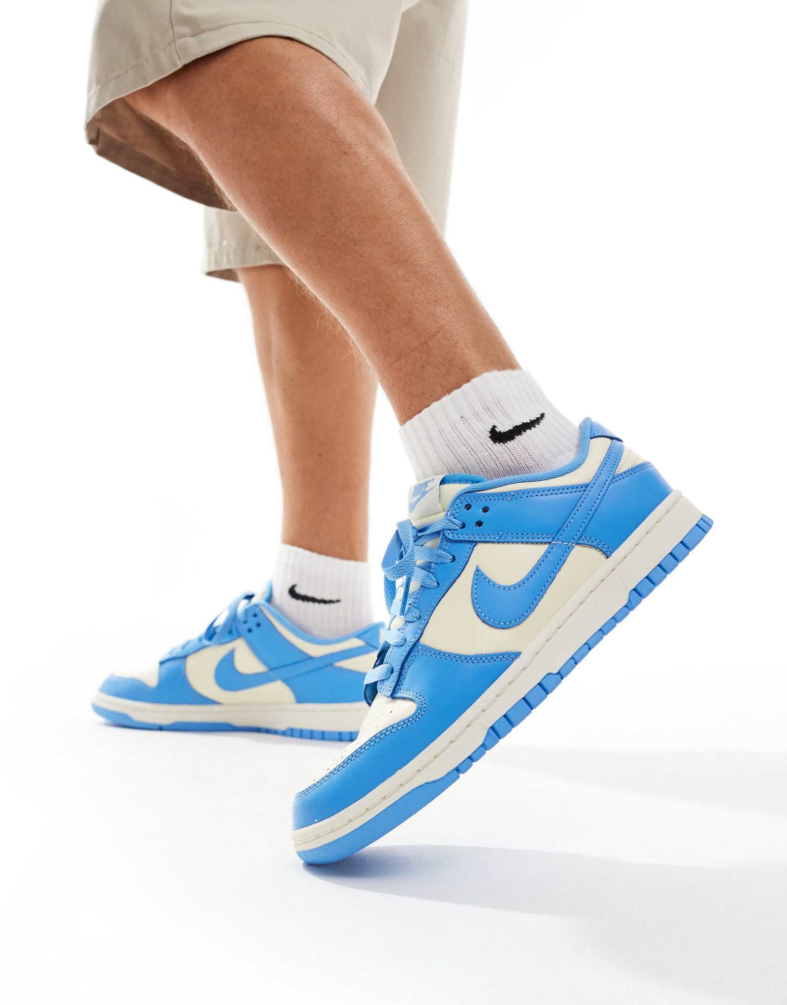 Кроссовки Nike Dunk Low в стиле ретро белого и синего цветов