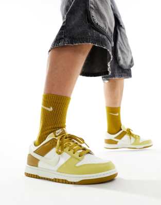 NIKE DUNK LOW RETRO SNEAKERS IN YELLOW AND TAN-BROWN