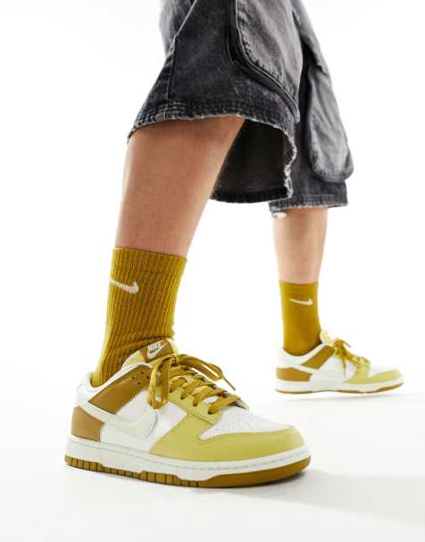 Nike Dunk Low Retro sneakers in yellow and tan - view 1