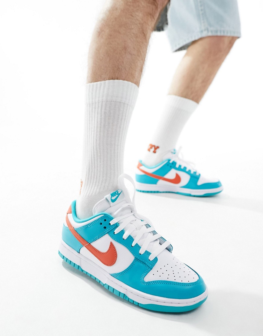 Nike Dunk Low Retro trainers in white and blue