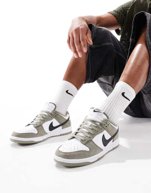 Nike Dunk Low Retro unisex trainers in green, 5 of 5