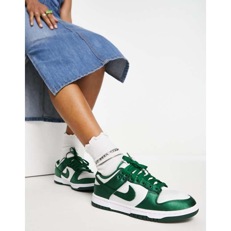 Nike Dunk low satin trainers in white and team green | ASOS