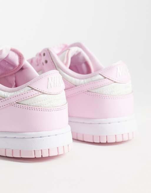 Nike Dunk Low SE sneakers in white and baby pink, 2 of 5