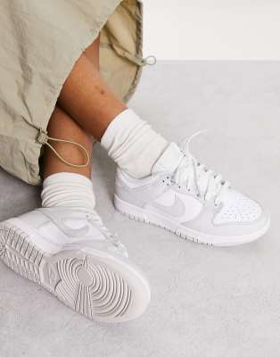 Nike - Dunk Low - Sneaker in Photonenstaub-Grau