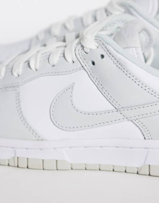 Nike – Dunk Low – Sneaker in Weiß und Grau, 5 von 5