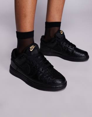 Nike Dunk Low Sneakers In Black