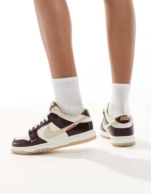 Nike Dunk Low sneakers in white and burgundy, 3 of 5