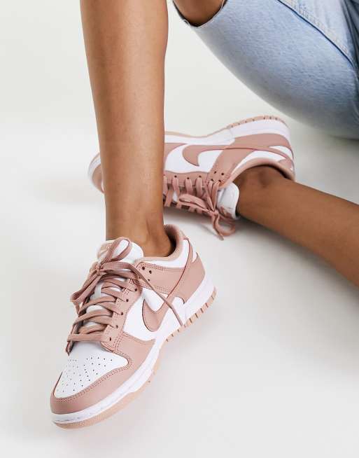 Nike Dunk Low sneakers in white and pink , 2 of 4