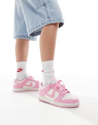Nike Dunk Low Sneakers